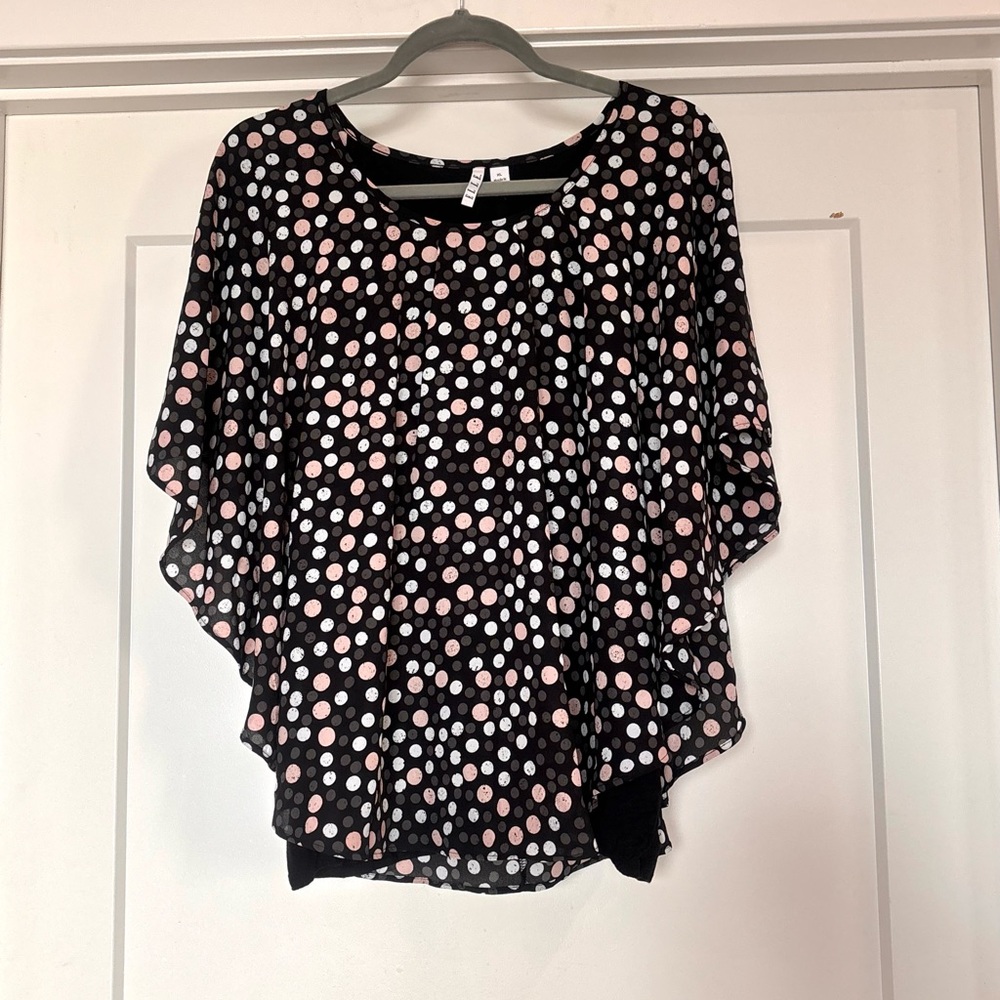 Elle Black Polka Dot Layered Flutter/ Kimono Sleeve Flowy Top Size XL